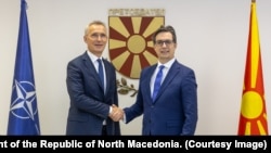 Генералниот секретар на НАТО, Јенс Столтенберг, кој престојува во посета на Република Северна Македонија, на средба со претседателот Стево Пендаровски.