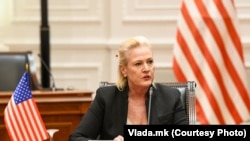 Американската амбасадорка во Скопје Анџела Агелер