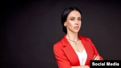 На цьому етапі, оскільки йдеться про ймовірну спецоперацію, спрямовану проти співробітників розвідки чи членів їхніх родин, розслідуванням займається підрозділ власної безпеки ГУР, кажуть у розвідці