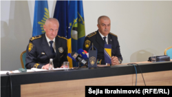 Vahidin Munjić (L), v.d. direktora Federalna uprave policije i Dževad Korman, direktor Uprave policije MUP-a Tuzlanskog kantona, Tuzla, 5. oktobar 2023.