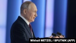«Між нашими країнами в усіх напрямках йде дуже хороший розвиток відносин, в економіці, соціальній, культурній та освітній галузі та по лінії військових відомств», – Путін