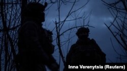 Українські військові на позиціях у районі Авдіївки, лютий 2024 року