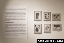Кадър от изложбата „Роден в Габрово“ от 2017 г., създадена от журналистката и изследователка на Кристо и Жан-Клод Евгения Атанасова-Тенева и Музея на хумора и сатирата.