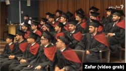 د پاکستان له پوهنتونونو په سکالرشپونو فارغ شوي افغان زده کوونکي. (انځور: ارشیف)