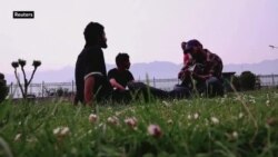 د سرينګر يو ځوان وايي هنر له ناهيلۍ او بدو عادتونو ژغورلی دی