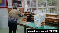 На 8 мај се одржаа парламентарни и втор круг претседателски избори.