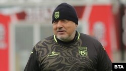 В сряда Бойко Борисов игра в отбора на Витоша Бистрица в мача за ветерани срещу Ботев (Враца)