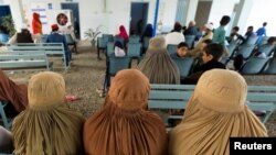 ارشیف: په پاکستان کې د یوآین‌ایچ‌سي‌آر په یوه دفتر کې افغان کډوال