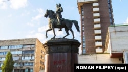 Громадськість вже давно вимагає прибрати з міського простору Києва пам’ятник Щорсу на бульварі Тараса Шевченка (архівна світлина)