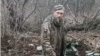 Украинският военнопленник мигове преди да бъде застрелян, както се твърди, от руски войници, след като каза "Слава на Украйна!"