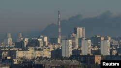 Дим на околицях Києва після російського ракетного обстрілу,18 жовтня 2022 року 