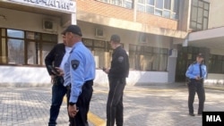 Архивска фотографија - Полиција врши проверка во средно училиште по дојава за бомба