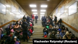 Киев метросу баш калкалоочу жайга айланды