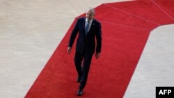 Президентът Румен Радев влиза за участие в Европейския съвет в Брюксел, 9 февруари