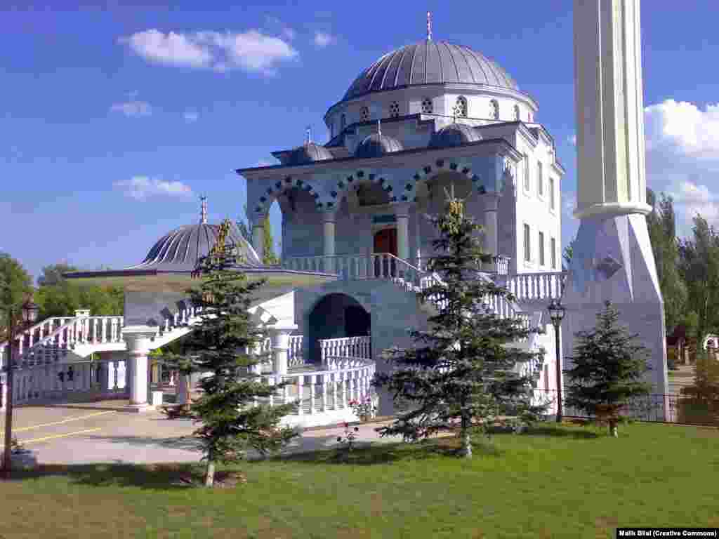 Мариупольская мечеть в честь султана Сулеймана Великолепного и Роксоланы и одноименный исламский культурный центр