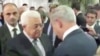 بنیامین نتانیاهو نخست‌وزیر اسرائیل و محمود عباس رئیس تشکیلات خودگران فلسطینی در مراسم خاکسپاری شیمون پرز