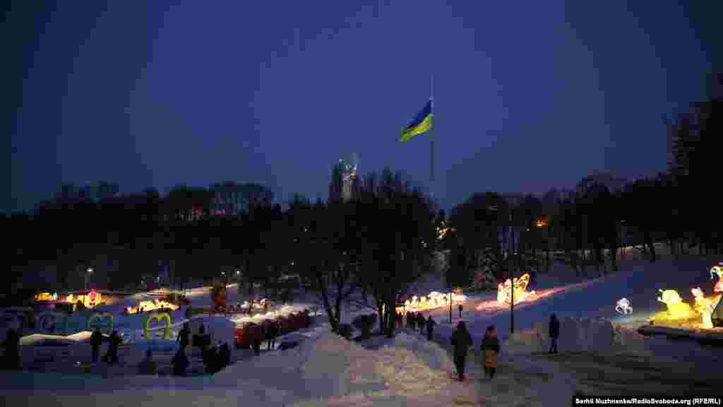 Фестиваль триватиме з 12 лютого по 28 березня 2021 року. Відвідати його можна буде щодня з 17:00 до 22:00. Вхід платний