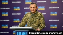Військовий також сказав, що наразі не може підтвердити, що саме було уражено на аеродромі Бельбек в окупованому Криму – для цього необхідно дочекатися нових супутникових знімків