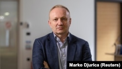 Lider opozicione Stranke slobode i pravde Dragan Đilas ponovio je nakon sastanka sa predsednikom Srbije zahtev da u Beogradu ponovo budu organizovani izbori kako bi vlast bila legitimna