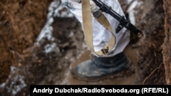 За даними військових, обстріли зафіксували біля населених пунктів Луганське, Миронівське, Південне, Широкине, Пищевик, Мар’їнка, Зайцеве, Водяне