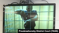 Олексій Навальний по відеозв'язку бере участь у черговому суді. Москва. 21 червня 2021 року