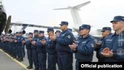 Группа армянских саперов и врачей в аэропорту, Ереван, 8 февраля 2019 г.
