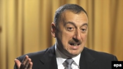 Şabanow: “Azerbeýjanyn hem Sowet dokumentlerine salgylanmak bilen, jedelli Omar, Osman we Serdar ýataklaryny özüniňki hasaplaýar.” 