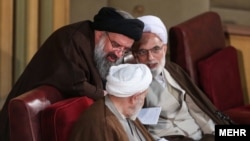 احمد خاتمی (نفر ایستاده)