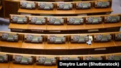 Народні депутати зараз на канікулах