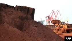 Кытайдагы сейрек металлдар казылган кен жайларынын бири.