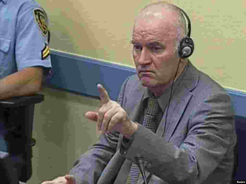 Ratko Mladić na prvom pojavljivanju pred Haškim tribunalom, 03.06.2011. Foto: Reuters