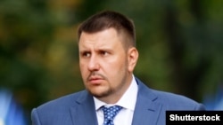 За даними САП, підозру Олександрові Клименку оголосили у двох кримінальних провадженнях, досудове розслідування в яких закінчене 2017 року