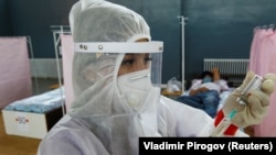 Медработник в одном из дневных стационаров.