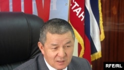 Исмаил Исаков, коргоо министринин милдетин аткаруучу.