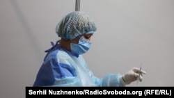Усього в Україні завершили вакцинацію 6 743 615 людей