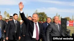 Президент К. Бакиевдин Баткенге болгон соңку иш сапары. 30-октбярь 2009-жыл