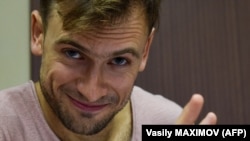 За словами подруги Верзилова, 11 вересня він почав втрачати зір, мову і не міг пересуватися