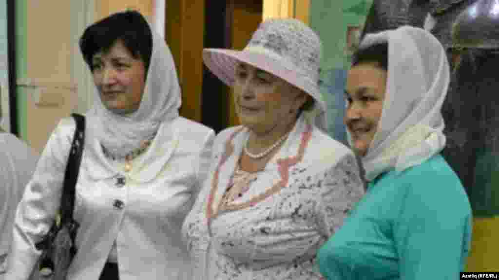Вагайдан Хәлилә Шамакова, Тубылдан Роза Яхина, Сәкинә Арангулова