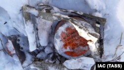 Бортовий самописець на місці падіння російського літака Ан-148. 12 лютого 2018 року