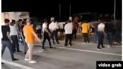 Yolu bağlayıblar