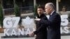Prim-ministrul canadian Mark Carney (dreapta), cu președintele Ucrainei, Volodymyr Zelenskyy, în timpul summitului liderilor G7 din Kananaskis, în Alberta, Canada,pe 17 iunie 2025. 