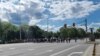 Протестиращи срещу приемането на еврото в България блокират пл. Орлов мост в неделя следобед.