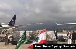عربستان سال گذشته کمک‌های اقتصادی به لبنان ارسال کرده بود و اکنون منع واردات اقلام کشاورزی از لبنان، ضربه‌ای مهلک به اقتصاد در حال احتصار لبنان ارزیابی می‌شود.