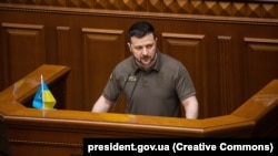 «В один день стало зрозуміло, що всі протиріччя не мають сили, коли є сила такої загрози. Загрози виживанню наших народів – України, Польщі, народів Європи» – Зеленський