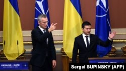 Президент України Володимир Зеленський і генеральний секретар НАТО Єнс Столтенберґ на пресконференції в Києві, 31 жовтня 2019 року