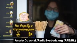 У Києві та шести областях показники не дозволяють послабити карантинні обмеження для кафе та ресторанів