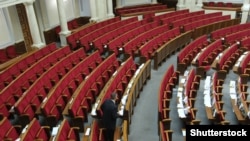 КВУ: 14 депутатів не проголосували в жовтні жодного разу