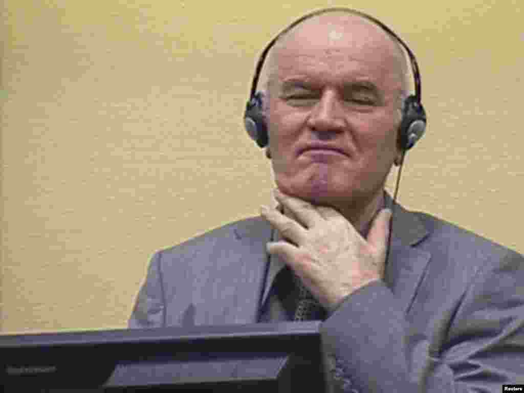 Ratko Mladić na prvom pojavljivanju pred Haškim tribunalom, 03.06.2011. Foto: Reuters