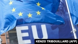 Zastava EU ispred sjedišta Evropske komisije u Briselu (Ilustrativna fotografija)
