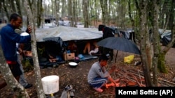 Migranti u šatorima kod Bihaća